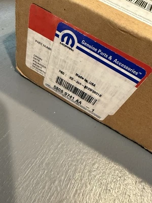 Nuevo módulo de control del motor OEM Mopar ECM 68089741AA RAM 2500 3500 6,7 L 2011-2012 Foto 1 de 3