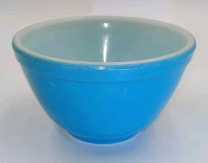 VINTAGE PYREX 1940'S NUMBERLESS PRIMARY BLUE MIXING BOWL 1 PT THICK WALL - Picture 1 of 10