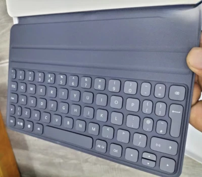 Original Huawei Matebook Pro 10.8" Smart Magnetic Keyboard - UK Version - Image 1 of 4