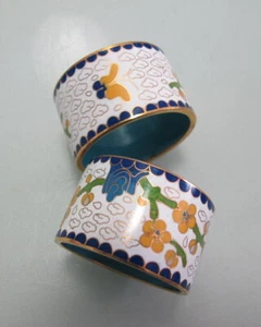 2 Serviettenringe Cloisonne Cloisonné schönes Muster Serviettenring blau weiß ge - Picture 1 of 2