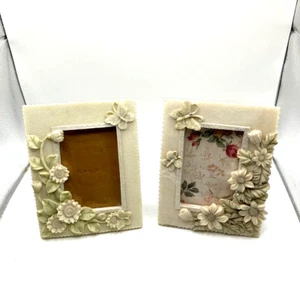 Pair floral photo frames resin holds 8 cm x 5 cm free standing 3D decorative - Picture 1 of 20