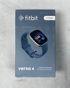 Fitbit Versa 4 Smartwatch Fitness Activity Tracker - Cascata Blu/Platino - Foto 1 di 19
