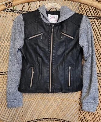 Chaqueta de cuero sintético Justice 14 16 usada en excelente estado con mangas y capucha grises de punto suave Foto 1 de 4