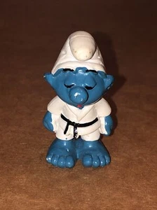 Puffi Judo Puffi #20134 Karate Cintura Nera 1981 Schleich Modellino Giocattolo Peyo - Foto 1 di 5