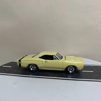 Johnny Lightning 2017 Hot Rod Power Tour 1969 Dodge Coronet Super Bee Yellow NM  - Image 1 of 4