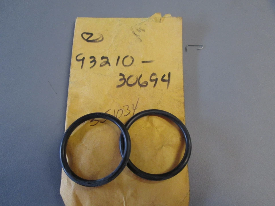 Junta tórica de bomba de agua NOS para: Yamaha 1987 FZ700 1985-1988 FZ750 93210-30694 CANTIDAD 2 Foto 1 de 1