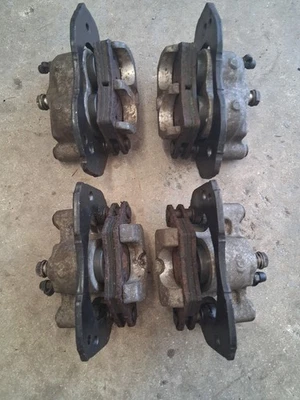 Juego completo pinza freno delantera trasera izquierda derecha John Deere Gator RSX 860 I Foto 1 de 4