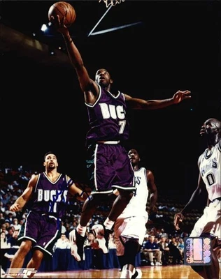 Foto 8x10 de baloncesto de la NBA firmada por Terrell Brandon con certificado autografiado 001 Foto 1 de 2