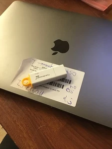 Apple MacBook Pro 2017 13" A1708 i5-7360U @2,3 GHz, 7 GB, 256 GB SSD Gris Sin sistema operativo - Imagen 1 de 2