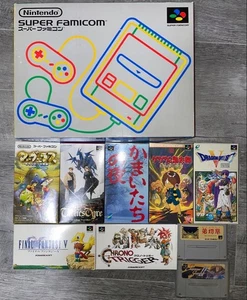 Pacchetto console Nintendo Super Famicom con 9 cartucce giochi classici Giappone - Foto 1 di 9