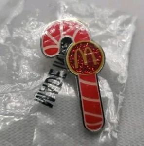 McDonalds Zuckerstange Weihnachten Feiertage rot Glitzer Emaille Anstecknadel Clutch Rückseite - Bild 1 von 1