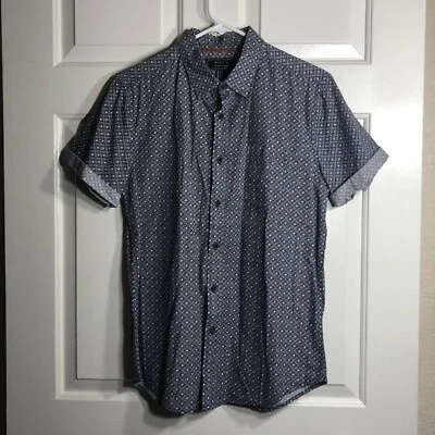Camisa informal con botones FOREVER 21 para hombre azul claro talla pequeña Foto 1 de 3