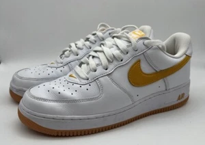 Nike Air Force 1 Low Men's Size 9.5 Retro QS White University Gold FD7039-100 - Picture 1 of 8