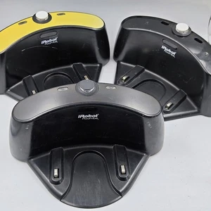 Lot De 3 Stations De Charge iRobot Roomba - Utilisé, Fonctionnel, Modèles Variés - Picture 1 of 5