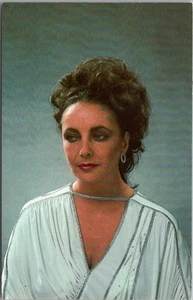 Tarjeta postal vintage 1981 de la actriz Elizabeth Taylor Coral Lee - sin usar - Imagen 1 de 2