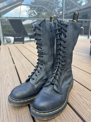 Dr. Martens 1B99 14-Eye Lace Up Leather Boot size 8 Black Mid Calf - Image 1 of 4