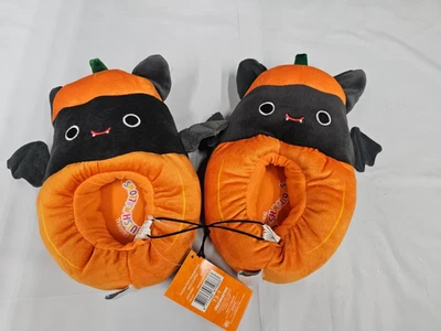Zapatillas de felpa de calabaza de Halloween Squishmallows jóvenes Foto 1 de 4