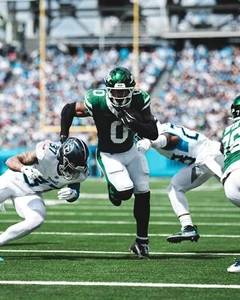 Braelon Allen Running Down Field New York Jets 8x10 NFL Football Photo - Picture 1 of 1