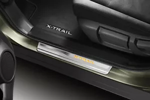 Nissan X Trail Einstiegsgitter (vorne Paar beleuchtet, hinten Paar unbeleuchtet) - Bild 1 von 1
