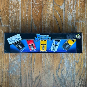 1/64 TOO HOT MUSCLE MACHINES 63 CORVETTE 66 Mustang / GTO 69 Camaro 70 Cuda SET - Picture 1 of 9