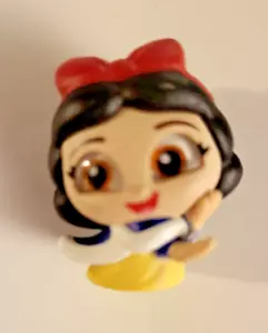 Snow White - Series 12 Pixel Perfect - Disney Doorables - Exclusive - Picture 1 of 1