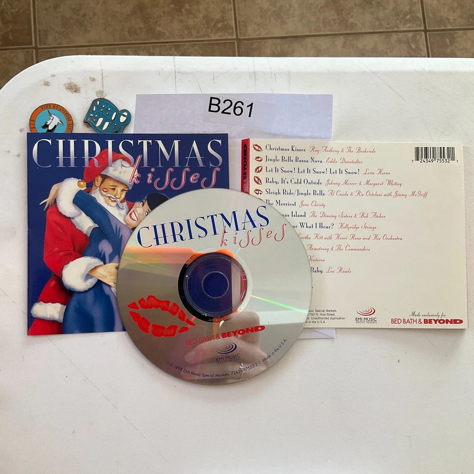Christmas Kisses: Cuddly Christmas Classics - Audio CD No Case No Tracking #B261 Foto 1 de 1