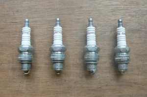 Triumph Spitfire MK1 MK2 Champion Spark Plugs L87YC - Picture 1 of 1