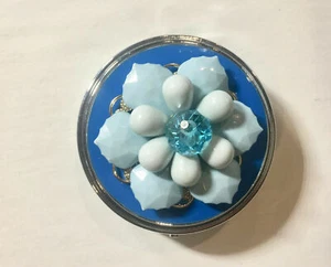 HERMOSO BOLSO DE MANO DE DISEÑO CAJA DE PÍLDORAS ACERO Y PIEDRAS GRAN ARTÍCULO DE REGALO - Imagen 1 de 1