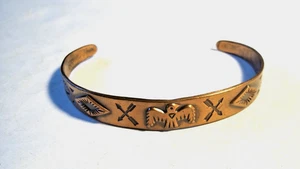 Vintage Indianer massiv Kupfer Navajo Juweliere Manschette Armband mit Donnervogel - Bild 1 von 6