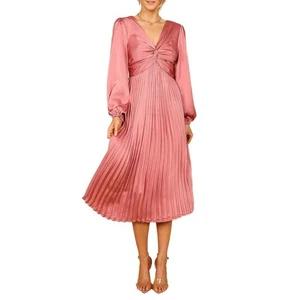 Petal & Pup Noelle Plissee-Midikleid mit Twist-Front in Rouge - XL - Bild 1 von 1