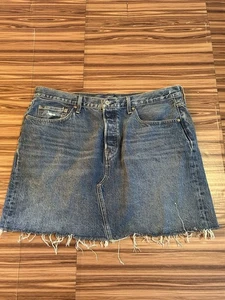 Levi's Denim Mini Skirt Women's Size 34 Blue Button Fly Distressed - Picture 1 of 8