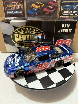Dale Jarrett #88 Quality Care Last Lap Of The Century 1999 Nascar Diecast em escala 1/24 - Imagem 1 de 4