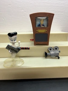 Casper Hide & Seek Friends Casper's TV Set con Pop Up Scare Action 1997 C5 - Foto 1 di 8