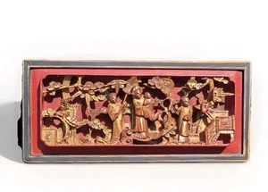Antike chinesische rote, vergoldete und schwarze Holzschatulle mit geschnitzten Frauenfiguren - Bild 1 von 10