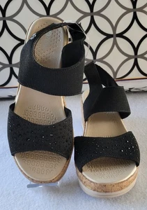 BZees Women's Reveal Bright Machine Washable Comfort Wedge Sandal Size 6.5M - Picture 1 of 8