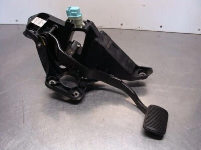 Conjunto de pastillas de pedal de freno Ford Explorer XLT 16 17 18 19 Foto 1 de 3