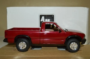 AMT ERTL 1995 Chevrolet S10 4x4 Cherry Red Metallic Dealer Promo car 6189 NOS - Picture 1 of 12
