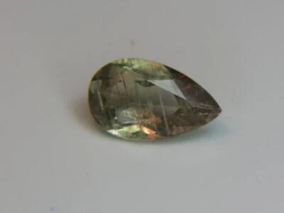 ПОТРЯСАЮЩИЙ КОЛЛЕКЦИОННЫЙ ДРАГОЦЕННЫЙ КАМЕНЬ 4,77 КАРАТА НЕОБРАБОТАННЫЙ НАТУРАЛЬНЫЙ ТУРЕЦКИЙ МЕНЯЮЩИЙ ЦВЕТ ДИАСПОР - Изображение 1 из 4