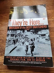 They're here...Invasion of the Body Snatc- Kevin McCarthy, 0425165272, paperback - Bild 1 von 6