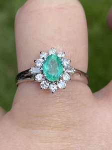 Hermoso Anillo Platino Natural Colombiano Esmeralda y Diamantes Talla 5.5 - Imagen 1 de 11