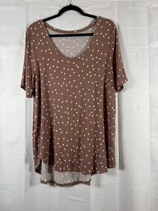 Maurices Woman’s Top CL Polka Dots 24/7 Scoop Neck Round Hem Shirt - Picture 1 of 5