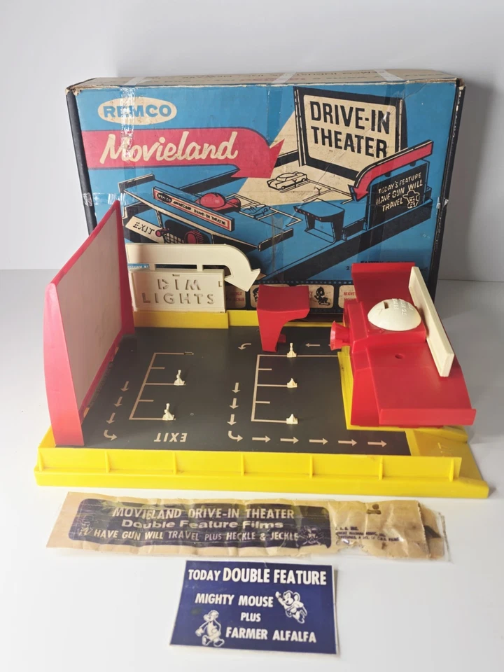 Remco - Drive-In Theater Movieland - Incomplete - With Box - Non Working  - Image 1 of 4