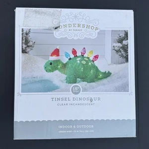 Target Wondershop 15" beleuchtetes Lametta Dinosaurier mit Nikolausmütze Weihnachten Hof Skulptur - Bild 1 von 4