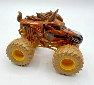 Monster Jam Horse Power Marrón Tostado Amarillo Ruedas 1:64 Diecast Truck Spin Master - Imagen 1 de 8