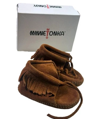 Minnetonka Infants Size US 3 Classic Brown Fringe Suede Bootie Boots 1482 - Image 1 of 4