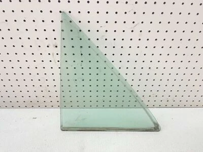 Mercedes-Benz W124 E300D 1995 sedán puerta trasera izquierda ventana esquina vidrio OEM Foto 1 de 2