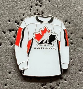 Team Canada 2006 White Jersey Hockey Pin - Imagen 1 de 1
