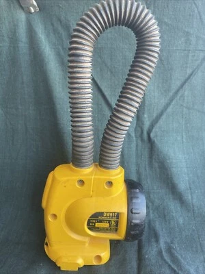 Dewalt DW917 Adjustable Work Light 12V Tool Only, has spare bulb inside. - Image 1 of 4