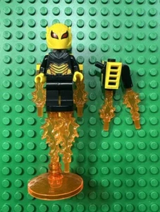 LEGO Firefly Minifigure DC Super Heroes Batman II 76117 sh551 W/ Blaster - Picture 1 of 2