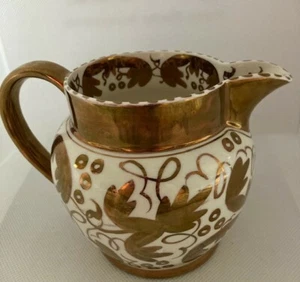 Vintage Wedgwood classy Gold Creamer England no chips or cracks - Picture 1 of 4